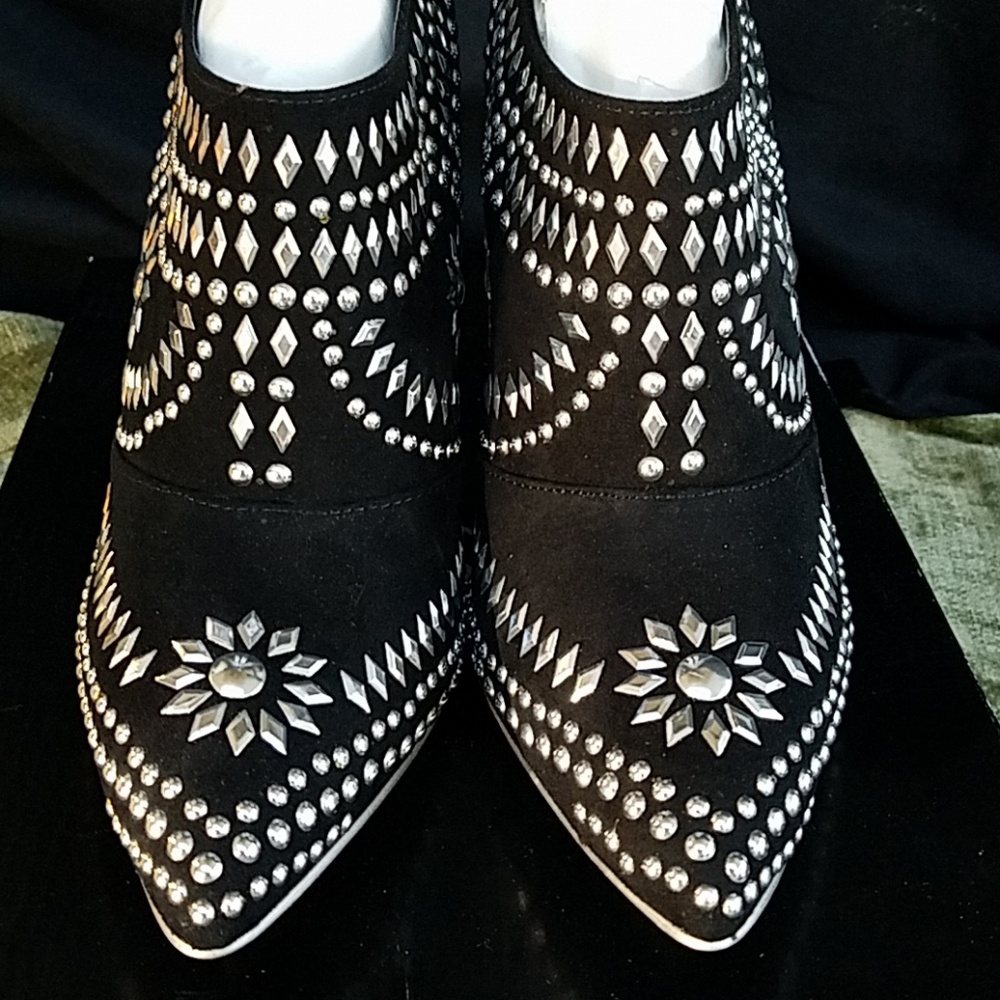 Booties - Picture 6 of 7